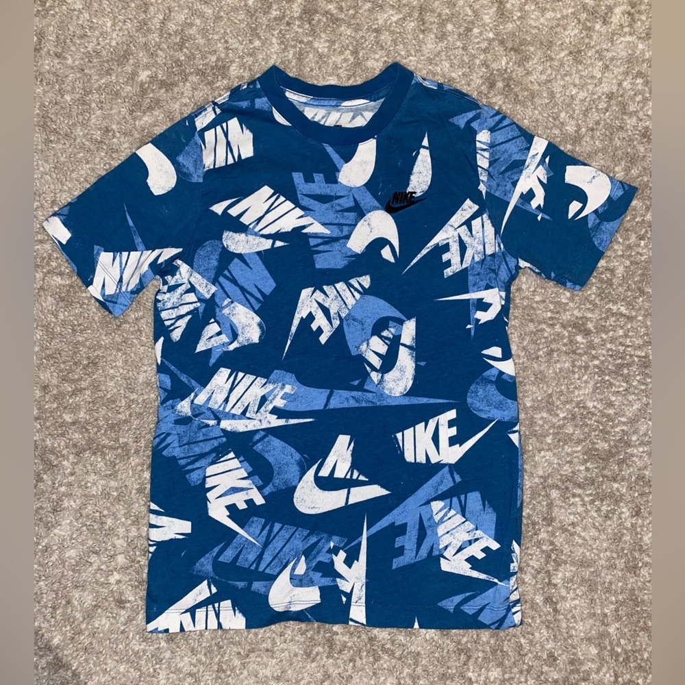 Boys Nike Tee- XL